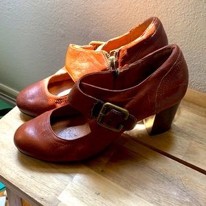 Clarks Mary Jane Heels
